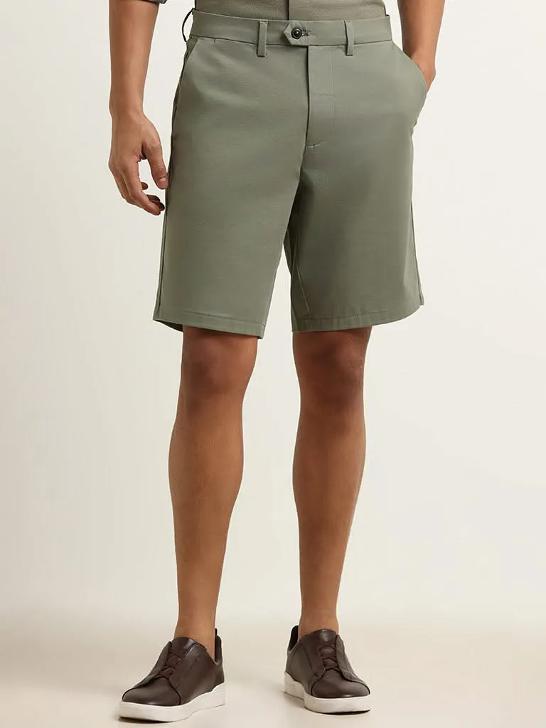 Ascot Green Solid Mid-Rise Cotton Blend Relaxed Fit Shorts