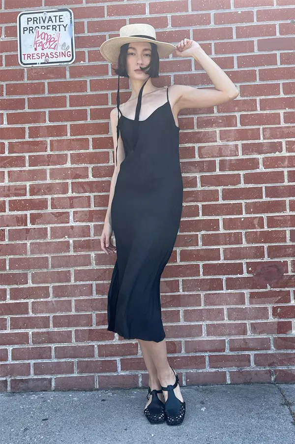 Calf-Length Bias Long Slip in Black