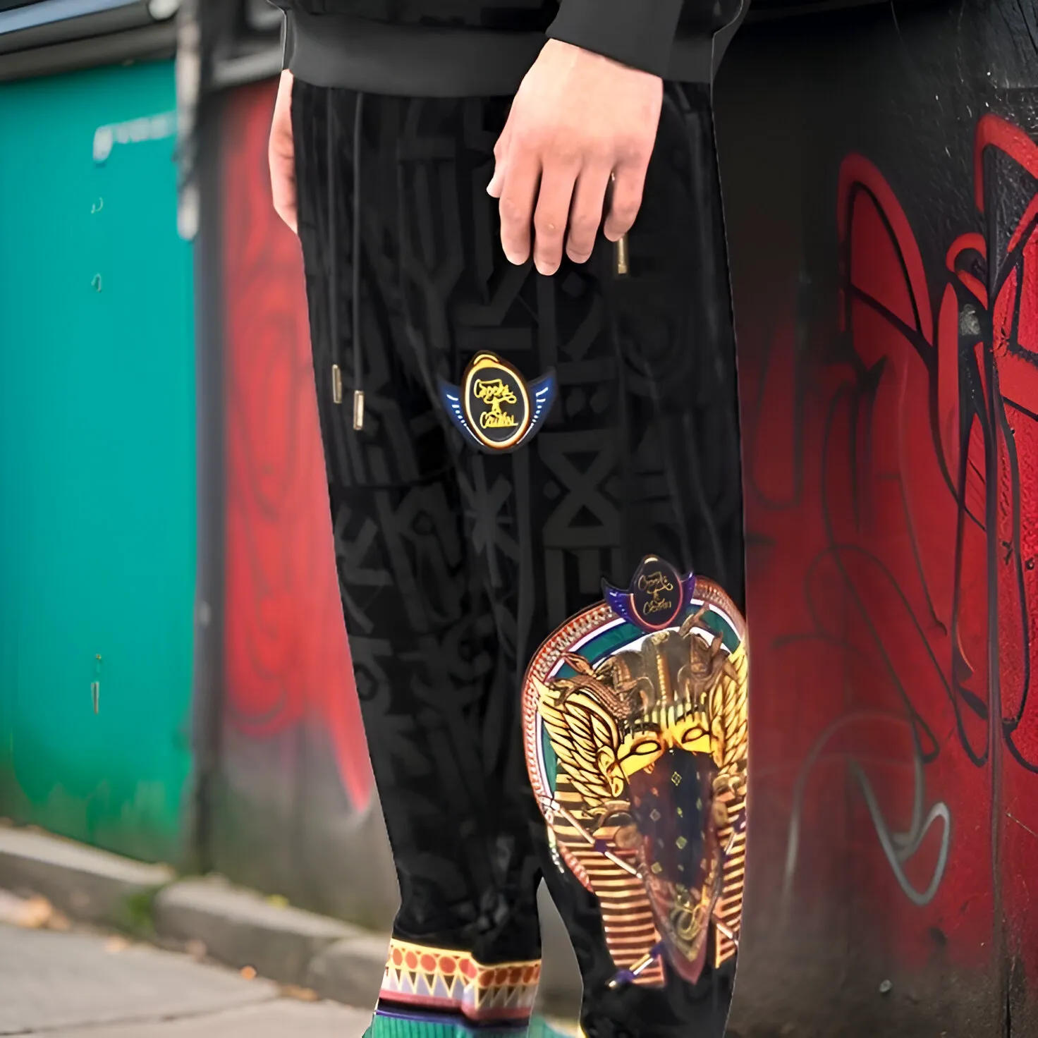 ^CROOKS & CASTLES^ (BLACK-MULTI) *KING TUT* VELOUR JOGGER SWEATPANTS