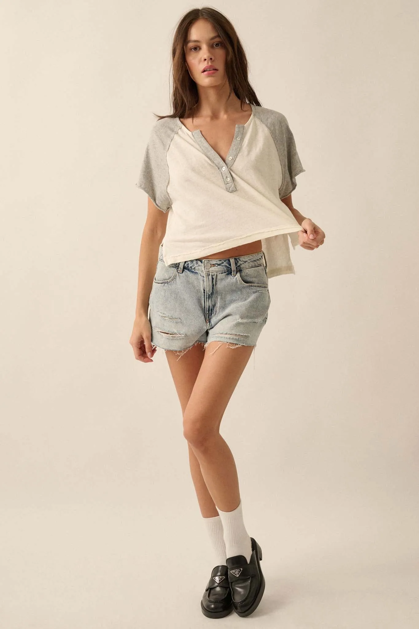 Easy Fit Cropped Raw-Edge Henley Raglan Tee