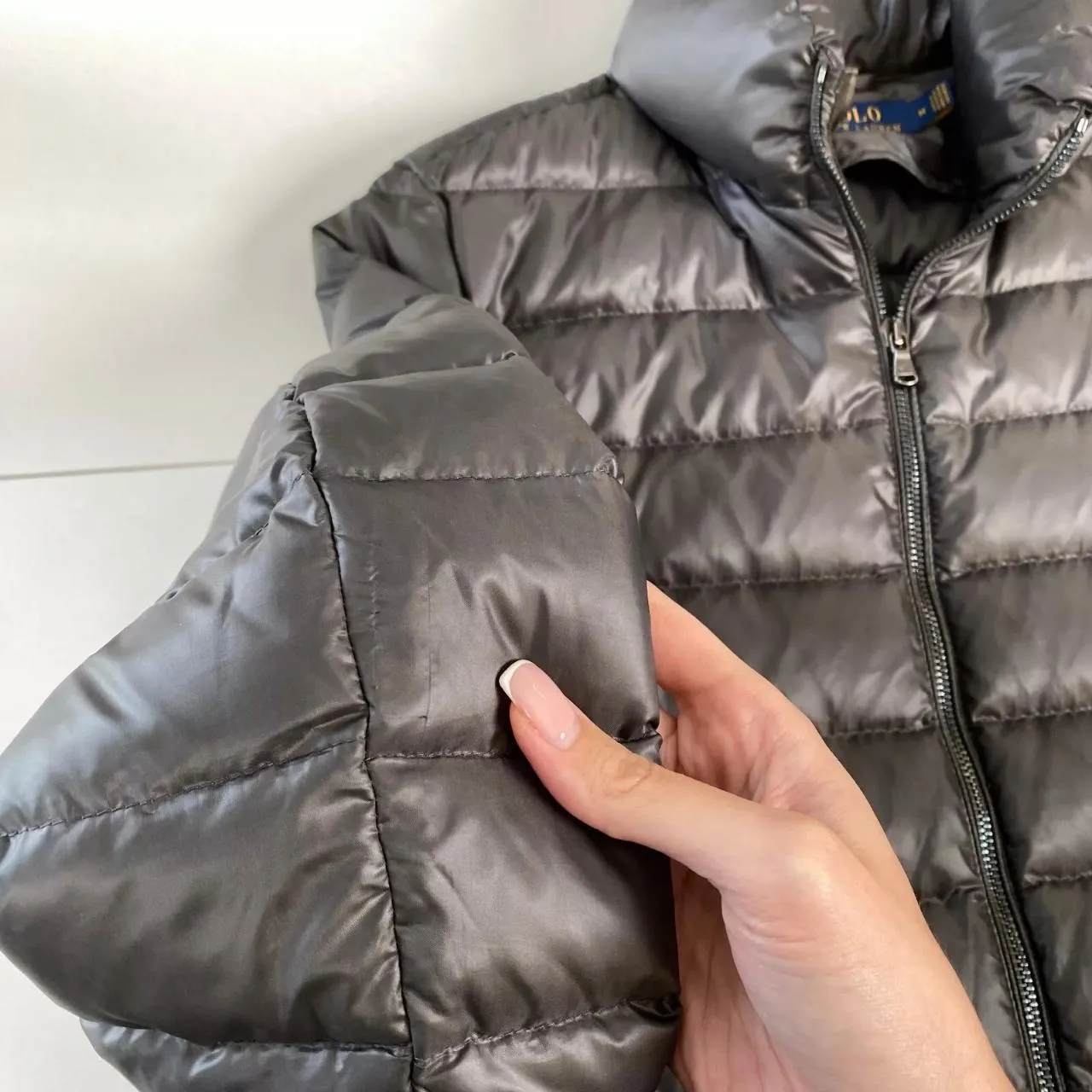 Preowned Polo Ralph Lauren Down Womens Glossy Puffer Jacket Size M Grey Full-Zip Logo.